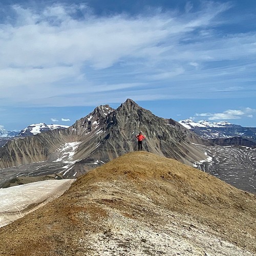 alaska hiking - Women in the Wrangells